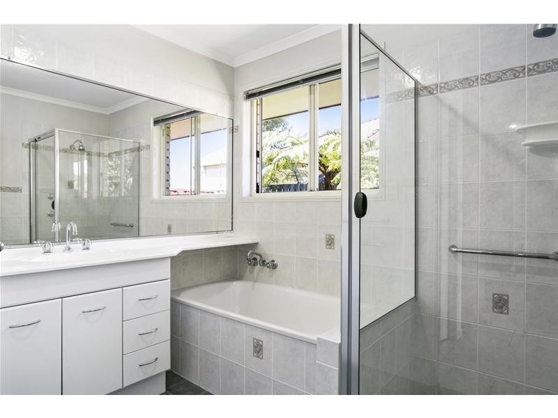 91 Yodelay Street, Varsity Lakes QLD 4227