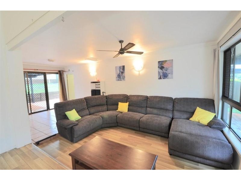 15 Numeralla Avenue, Ashmore QLD 4214