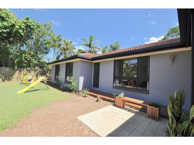 15 Numeralla Avenue, Ashmore QLD 4214