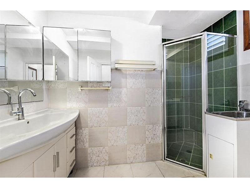 2/12 Leonard Avenue, Surfers Paradise QLD 4217