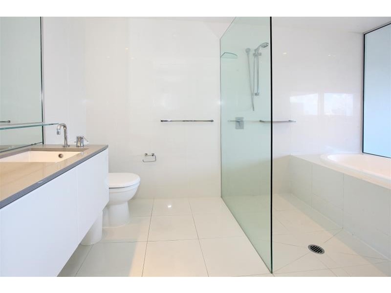 1232/9 Ferny Avenue, ‘Circle on Cavill’, Surfers Paradise QLD 4217