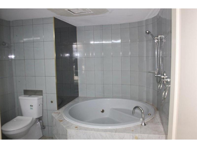 2/15 Old Burleigh Road, Surfers Paradise QLD 4217