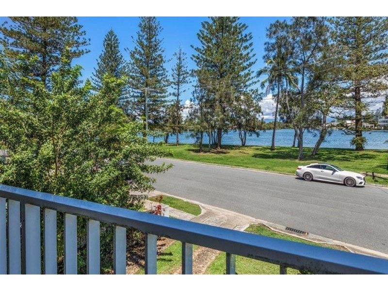 15 Sunset Boulevard, Surfers Paradise QLD 4217