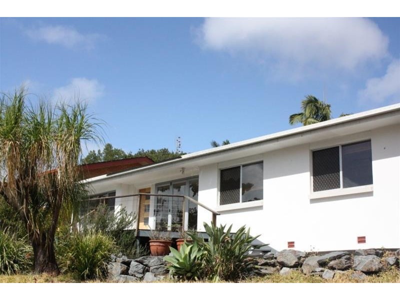 86 Kindra Avenue, Southport QLD 4215