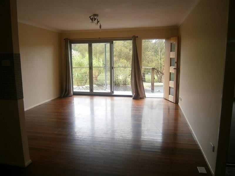 86 Kindra Avenue, Southport QLD 4215