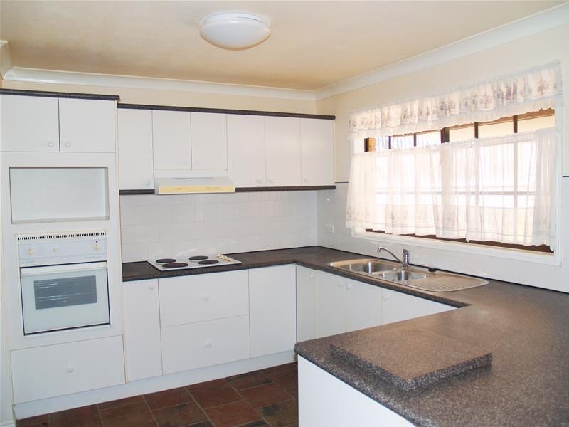 2 Wilga Grove, Ashmore QLD 4214