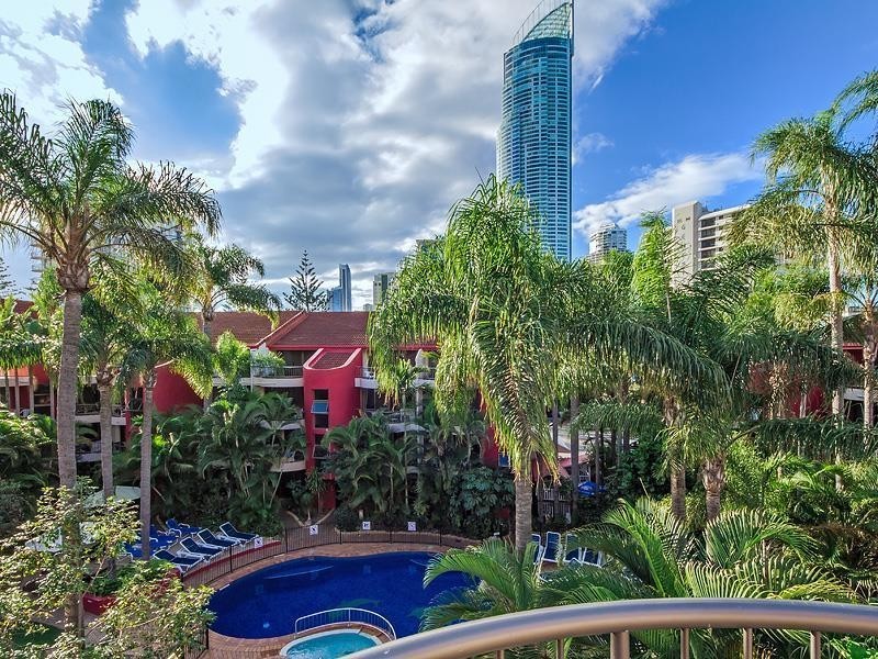 38 Enderley Avenue, Surfers Paradise QLD 4217
