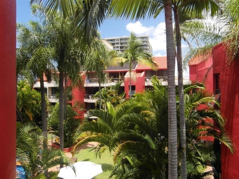 38 Enderley Avenue, Surfers Paradise QLD 4217