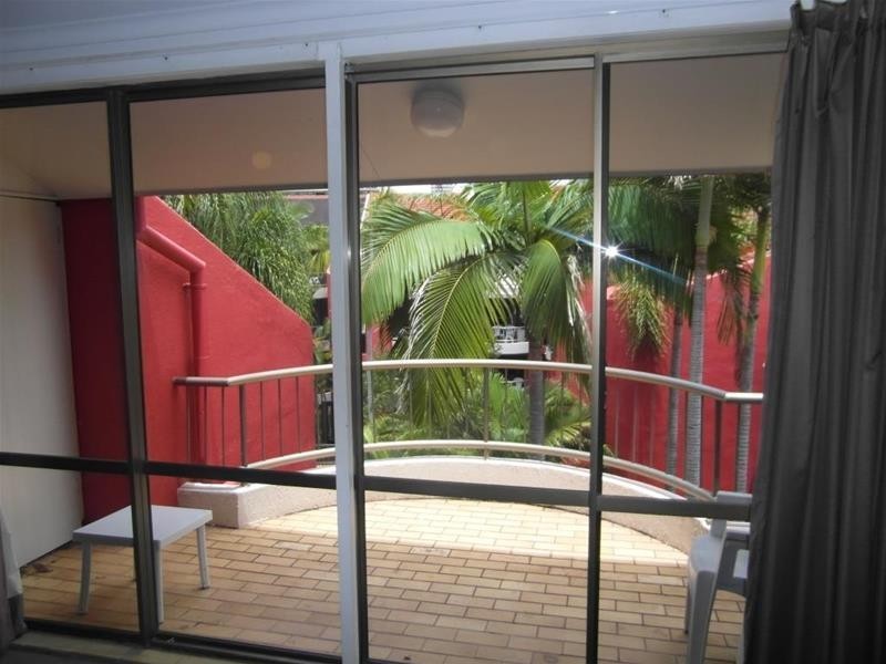 38 Enderley Avenue, Surfers Paradise QLD 4217