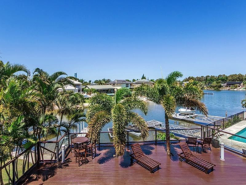 2 Kookaburra Crt, Sorrento QLD 4217