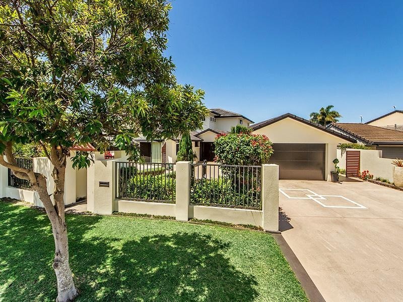 2 Kookaburra Crt, Sorrento QLD 4217