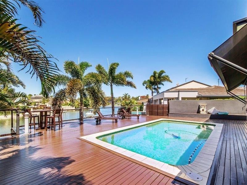 2 Kookaburra Crt, Sorrento QLD 4217
