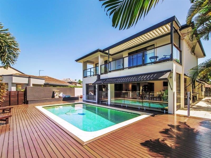 2 Kookaburra Crt, Sorrento QLD 4217