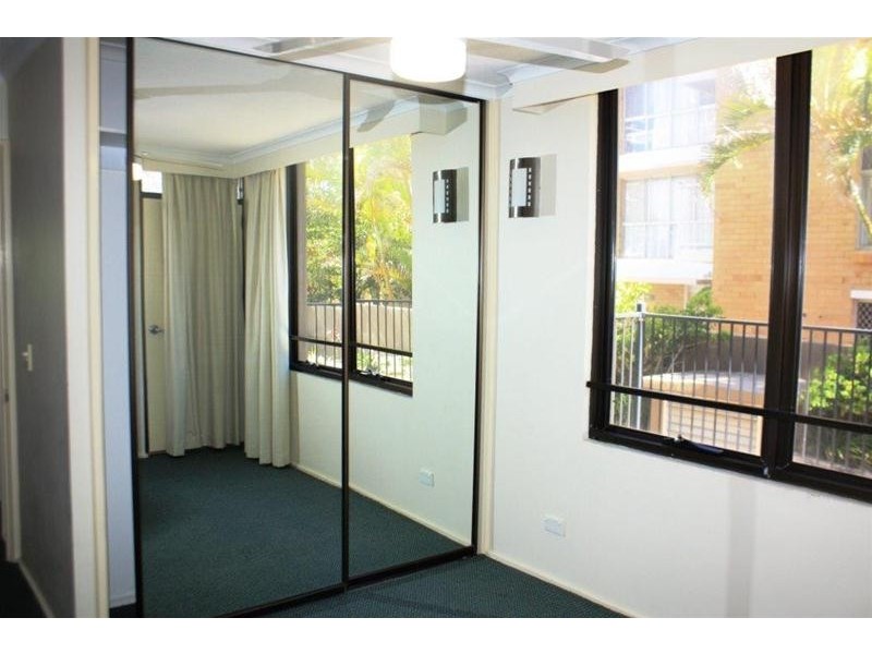 1/15 Old Burleigh Road, Surfers Paradise QLD 4217