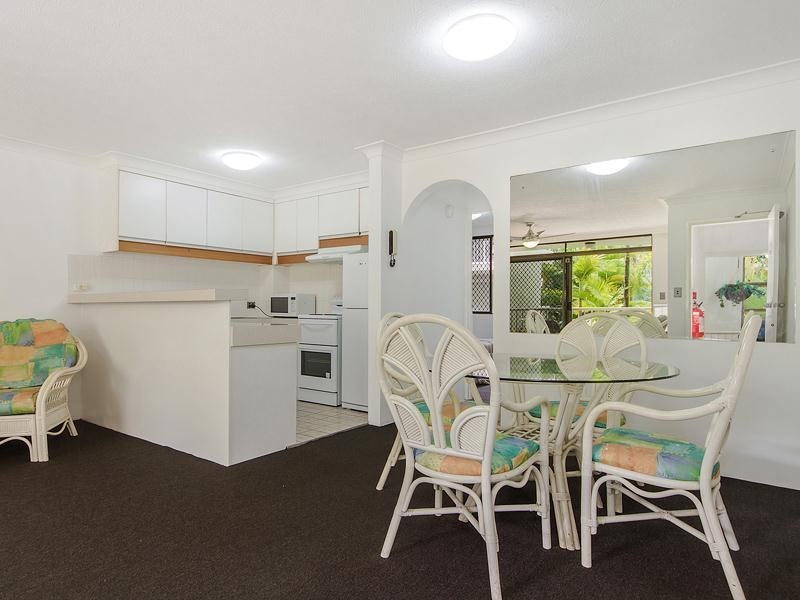 24 Hamilton Avenue “Copacabana”, Surfers Paradise QLD 4217