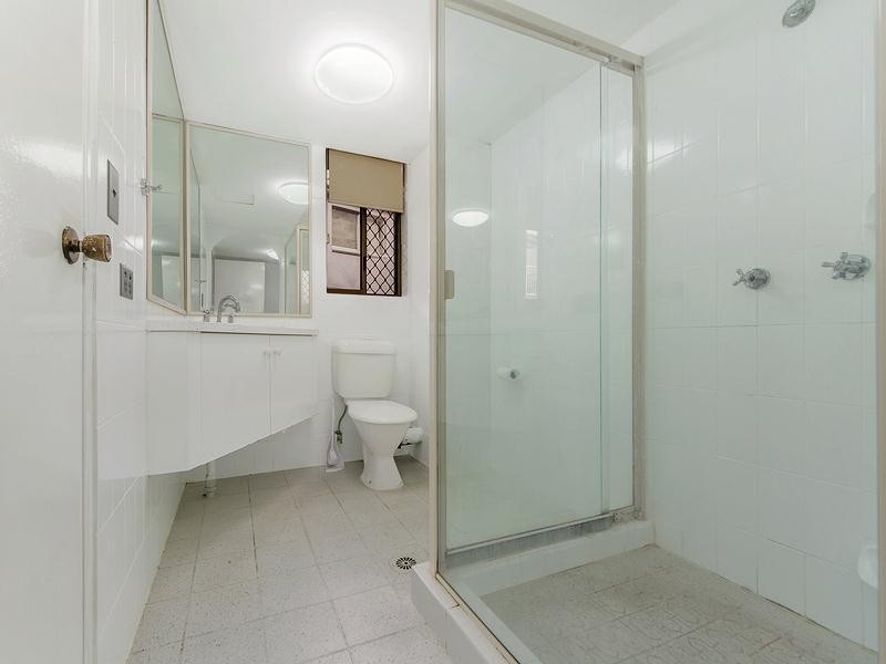 24 Hamilton Avenue “Copacabana”, Surfers Paradise QLD 4217