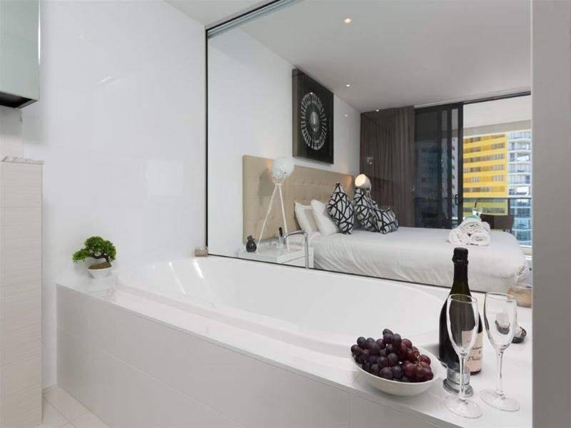 2003 /1 Oracle Boulevard, Broadbeach QLD 4218