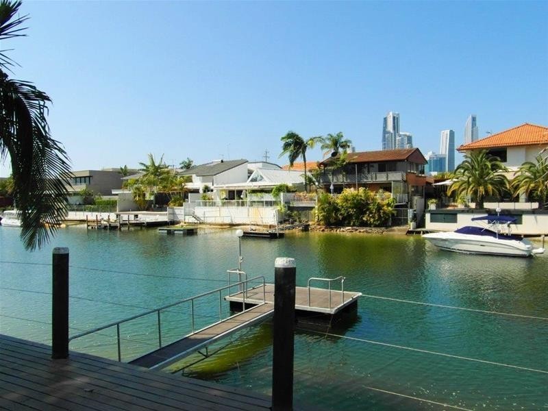 11 The Lido, Isle Of Capri QLD 4217