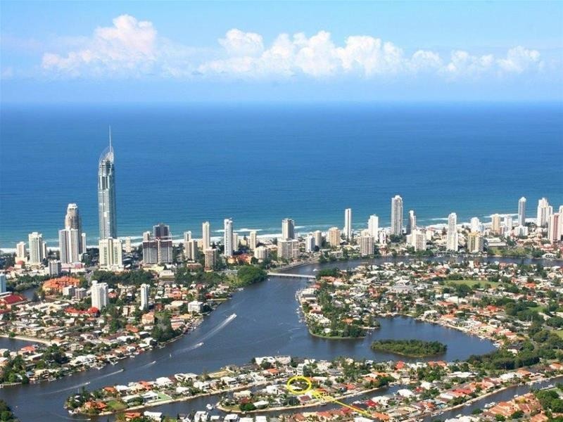 11 The Lido, Isle Of Capri QLD 4217