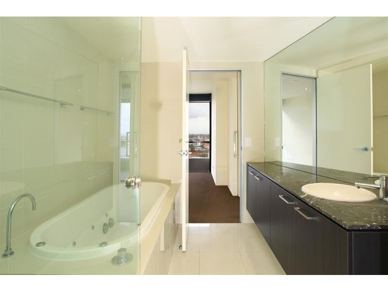 1404/4 Wahroonga Place, Surfers Paradise QLD 4217