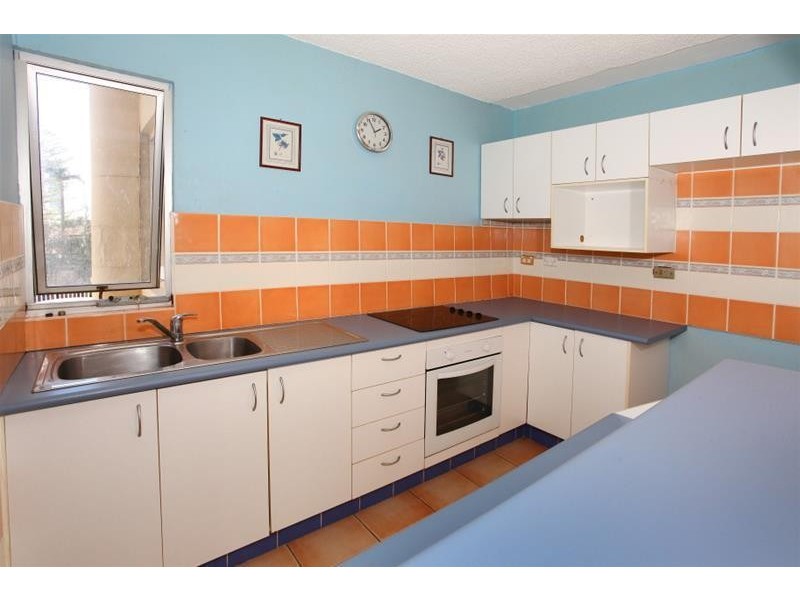 2A/34 Hanlan Street, Surfers Paradise QLD 4217