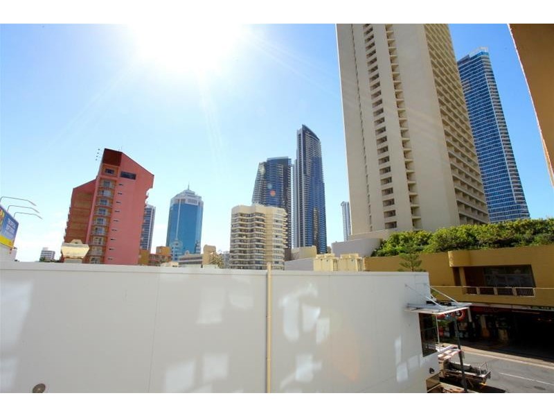 2A/34 Hanlan Street, Surfers Paradise QLD 4217