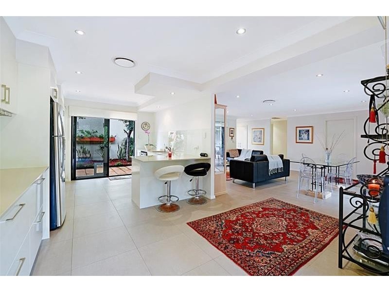 28  Norfolk Avenue Budds Beach, Surfers Paradise QLD 4217