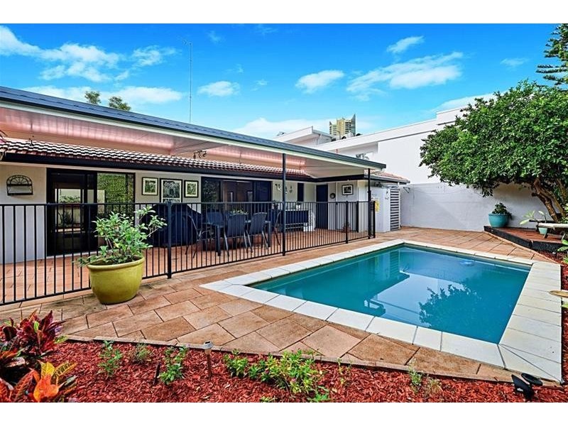 28  Norfolk Avenue Budds Beach, Surfers Paradise QLD 4217