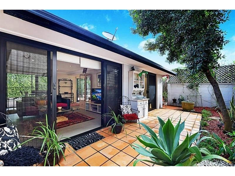 28  Norfolk Avenue Budds Beach, Surfers Paradise QLD 4217