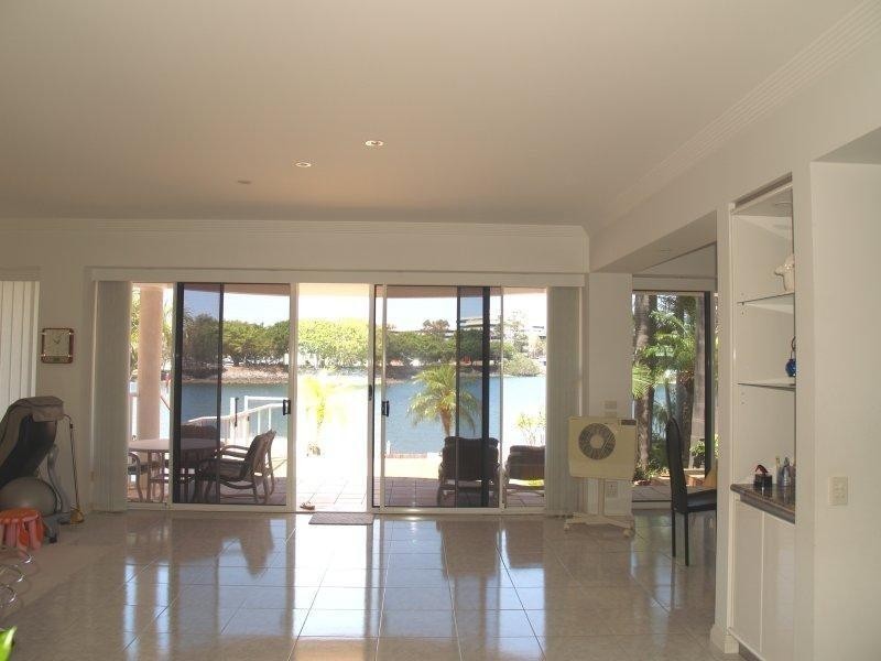 201 Stanhill Drive, Chevron Island QLD 4217