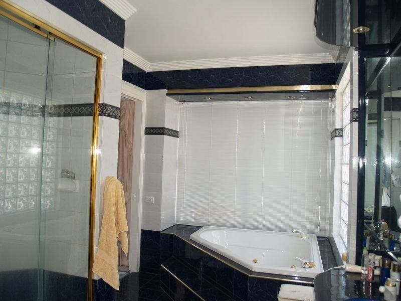 201 Stanhill Drive, Chevron Island QLD 4217