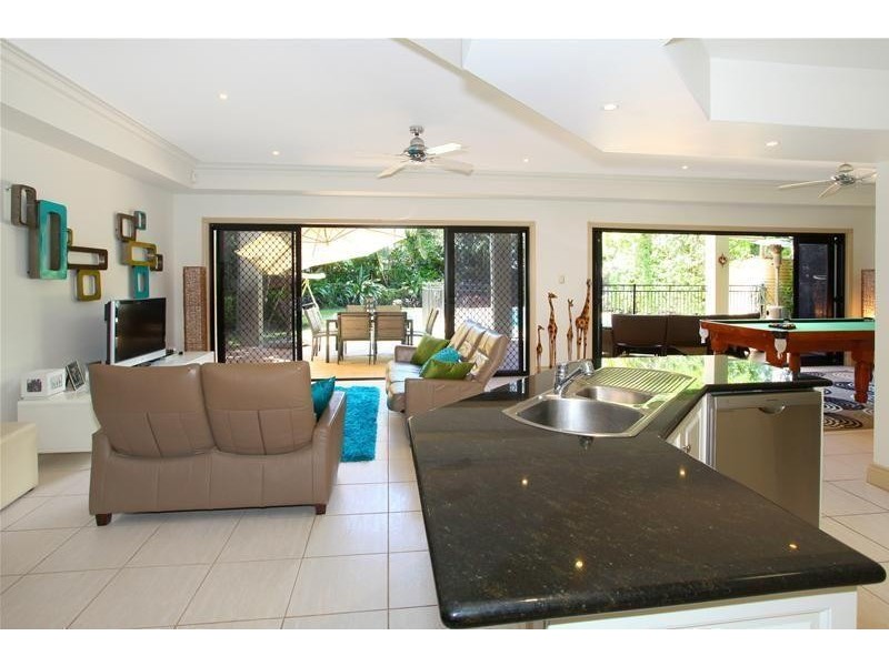 21 Blondell Avenue, Surfers Paradise QLD 4217