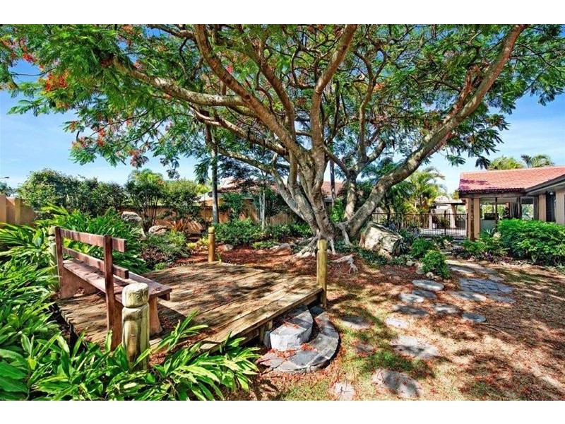26 Platypus Avenue, Sorrento QLD 4217