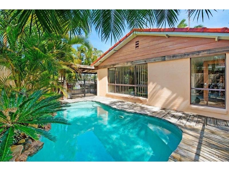 26 Platypus Avenue, Sorrento QLD 4217