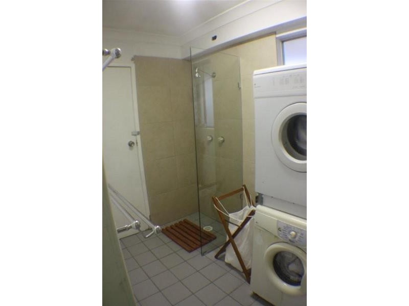 2 St Pauls Place, Isle Of Capri QLD 4217