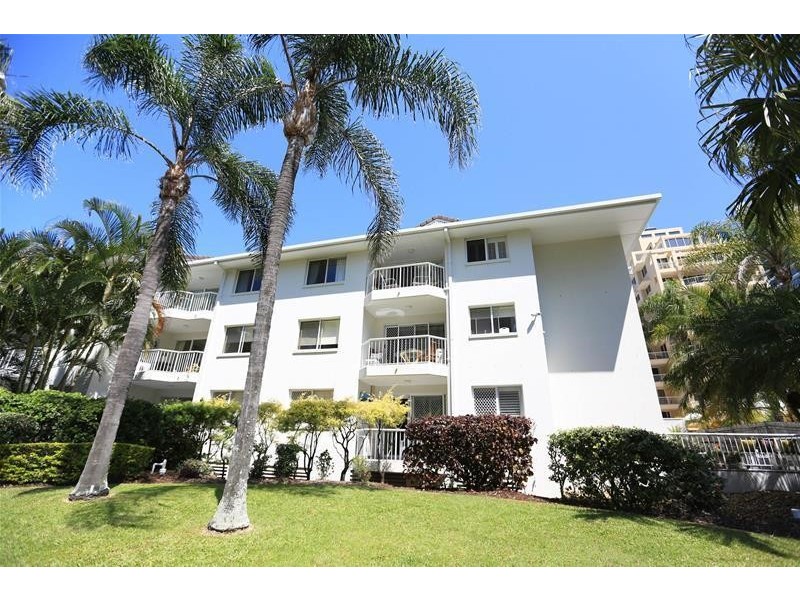 1 Cronin Avenue, Main Beach QLD 4217