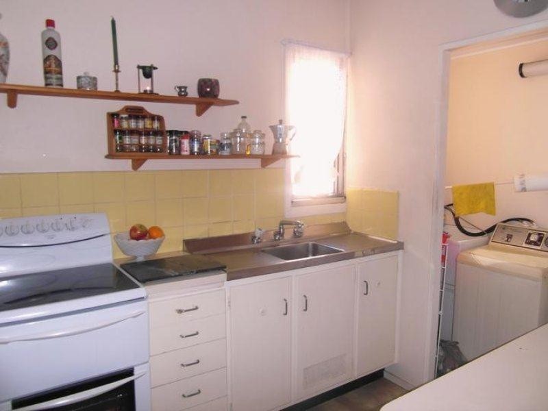 34 Hanlan Street, Surfers Paradise QLD 4217