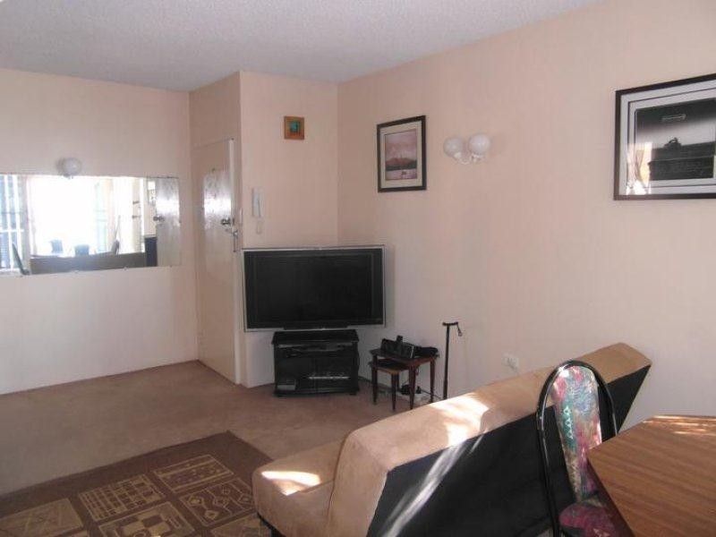 34 Hanlan Street, Surfers Paradise QLD 4217