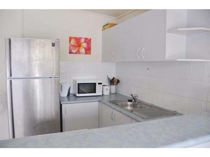 5 Holborow Close, Surfers Paradise QLD 4217