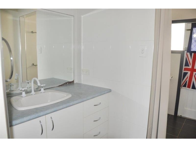 5 Holborow Close, Surfers Paradise QLD 4217