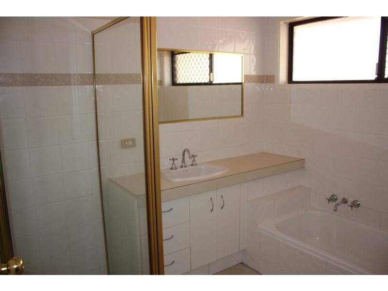 19 Thomas Drive, Chevron Island QLD 4217