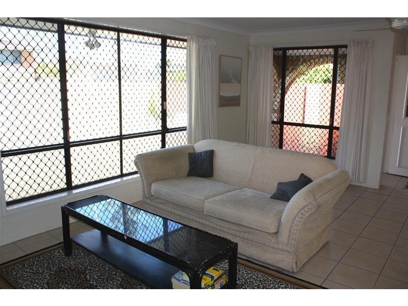 19 Thomas Drive, Chevron Island QLD 4217