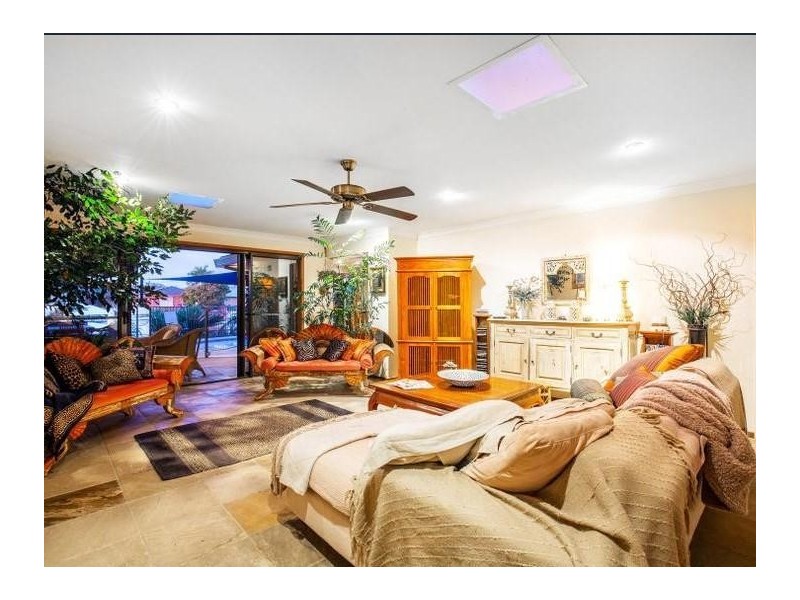 343 Bayview Street, Hollywell QLD 4216