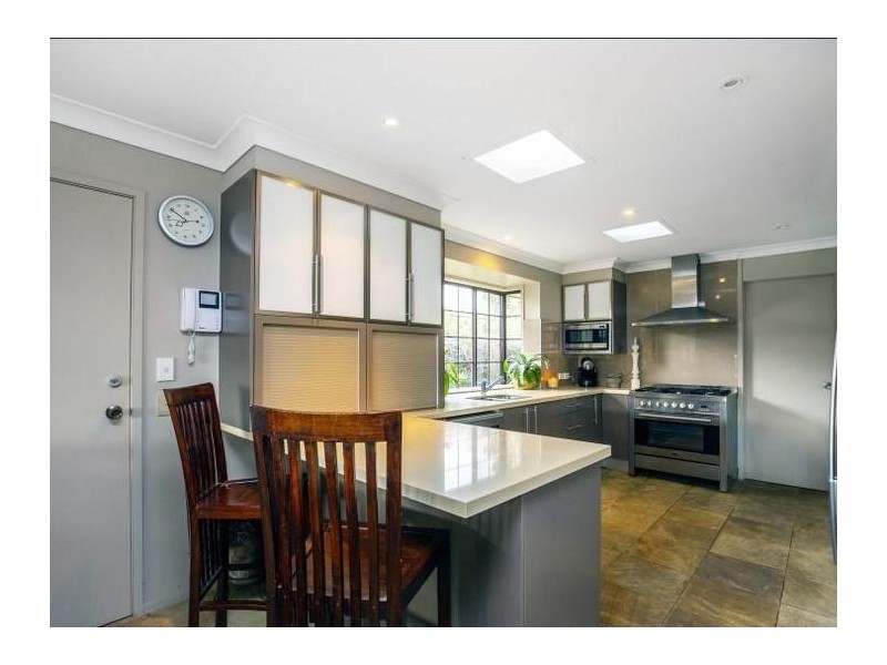 343 Bayview Street, Hollywell QLD 4216