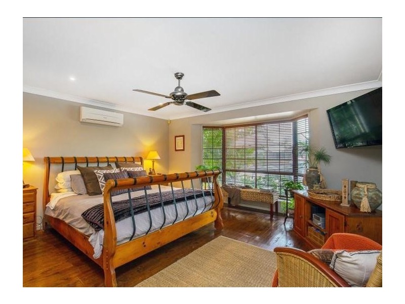 343 Bayview Street, Hollywell QLD 4216