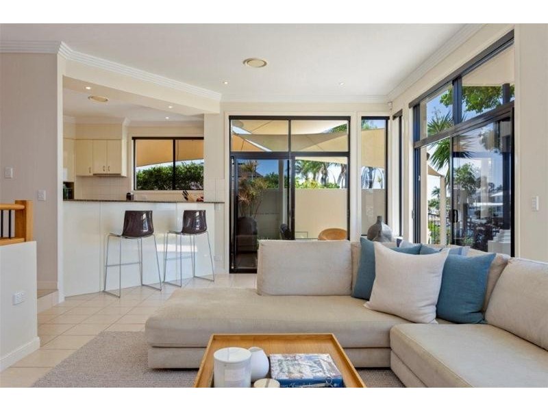 1/21  Vespa Crescent, Surfers Paradise QLD 4217