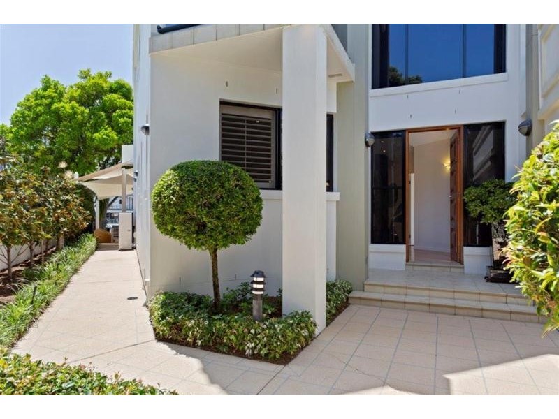 1/21  Vespa Crescent, Surfers Paradise QLD 4217