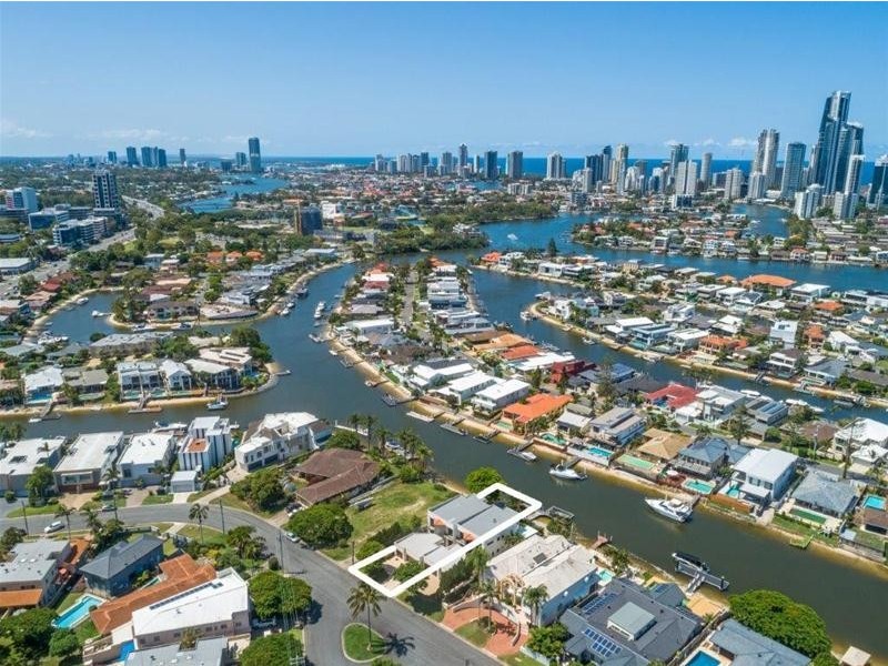 1/21  Vespa Crescent, Surfers Paradise QLD 4217