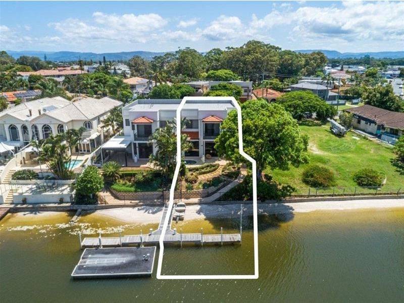 1/21  Vespa Crescent, Surfers Paradise QLD 4217