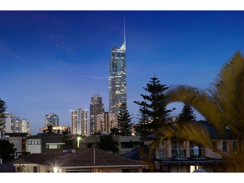 1/21  Vespa Crescent, Surfers Paradise QLD 4217